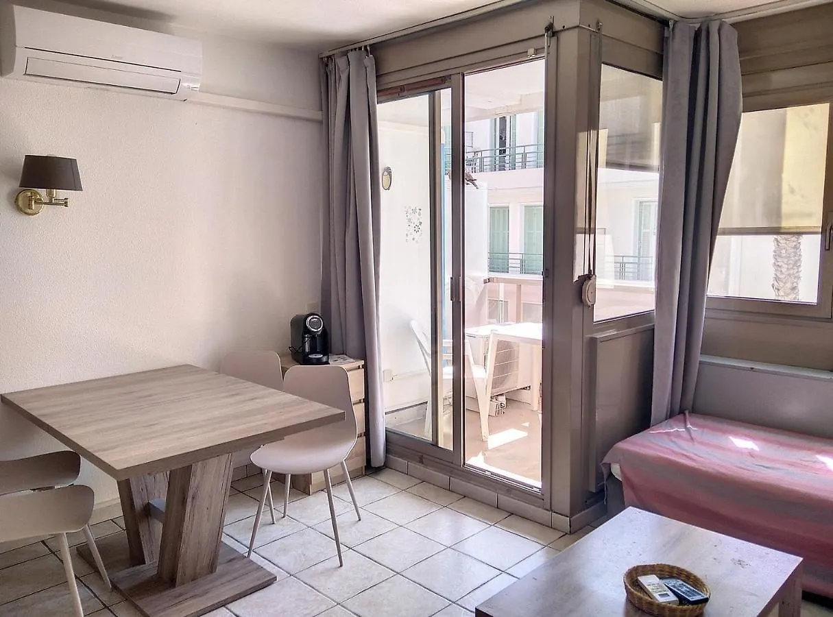 ז'ואן-לה-פינס Residence Graziella Studio 404 צרפת